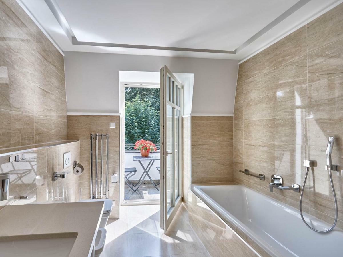 Apartment Villa Dionysus 卡罗维发利 外观 照片