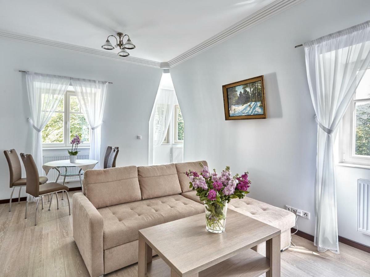 Apartment Villa Dionysus 卡罗维发利 外观 照片