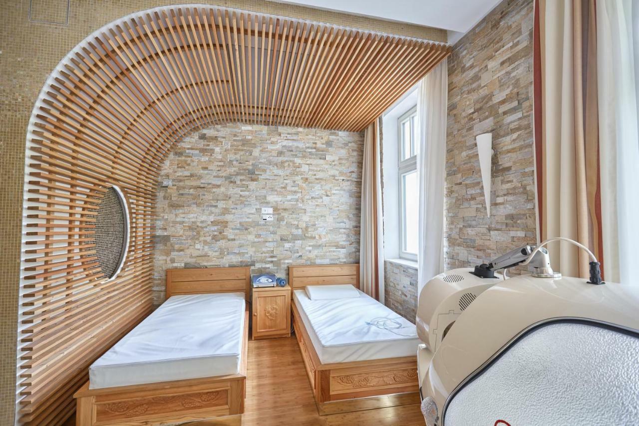 Apartment Villa Dionysus 卡罗维发利 外观 照片